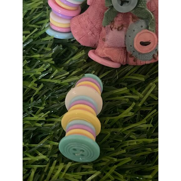 Vintage Rare Resin Easter Bunny Long Dangling Legs From Buttons - Picture 3 of 7